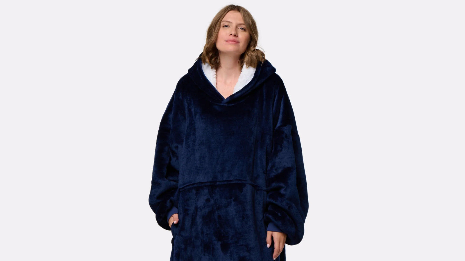 Vêtements cocooning femme : les pièces ultimes pour chiller avec un style de folie !