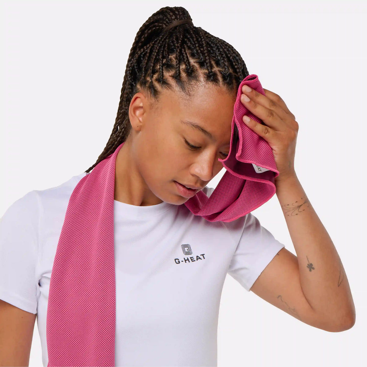 Serviette rafraîchissante rose porté G-Heat